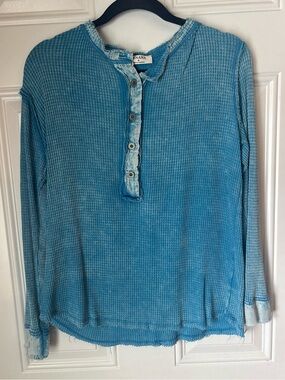 Zenana Outfitters Sky Blue Waffle Henley